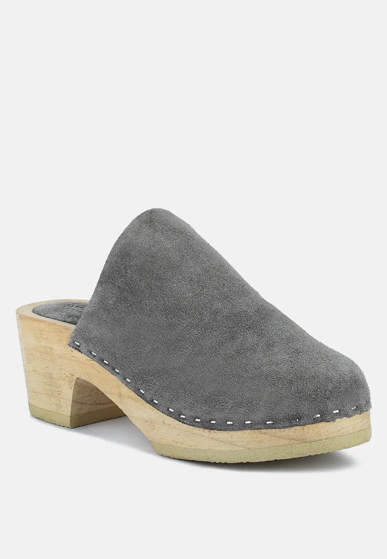 DARCIE Grey Suede Clogs