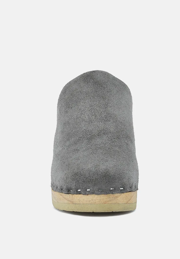 DARCIE Grey Suede Clogs