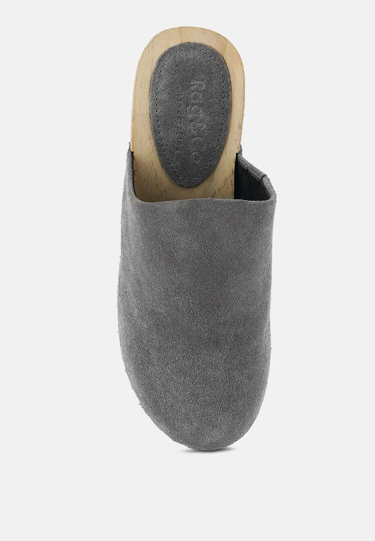 DARCIE Grey Suede Clogs