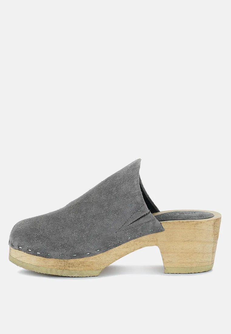 DARCIE Grey Suede Clogs