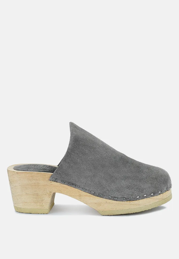 DARCIE Grey Suede Clogs