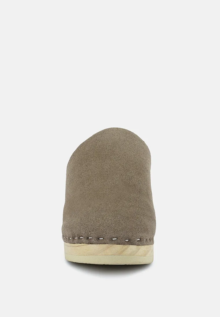 DARCIE Taupe Suede Clogs