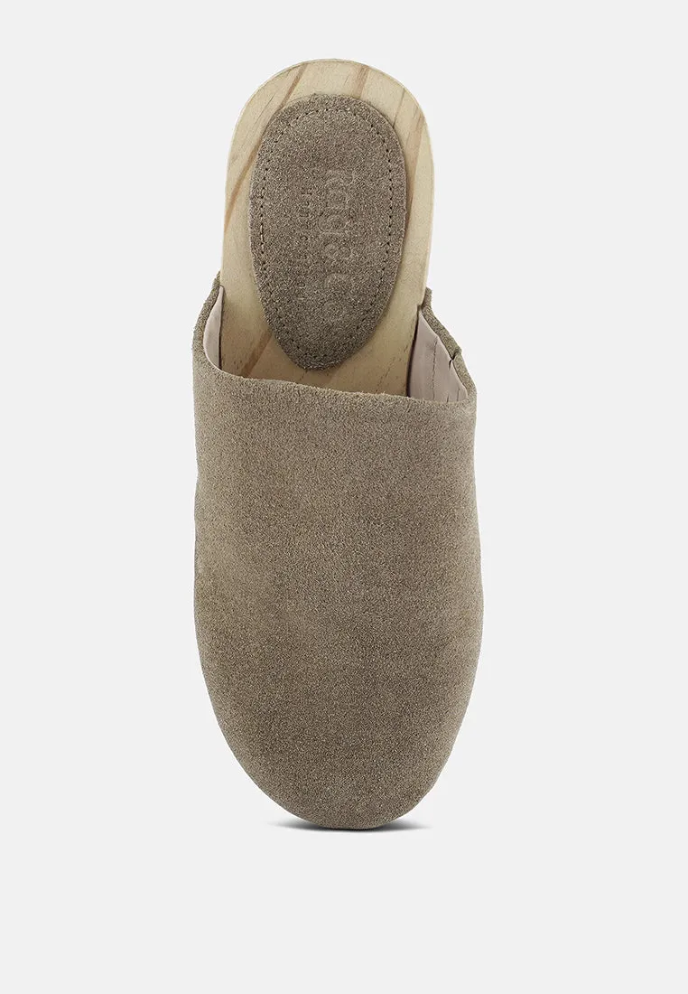 DARCIE Taupe Suede Clogs