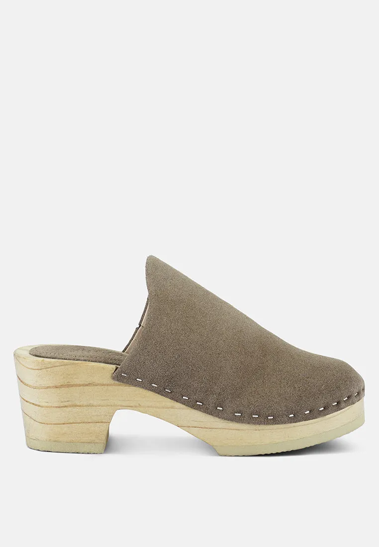 DARCIE Taupe Suede Clogs